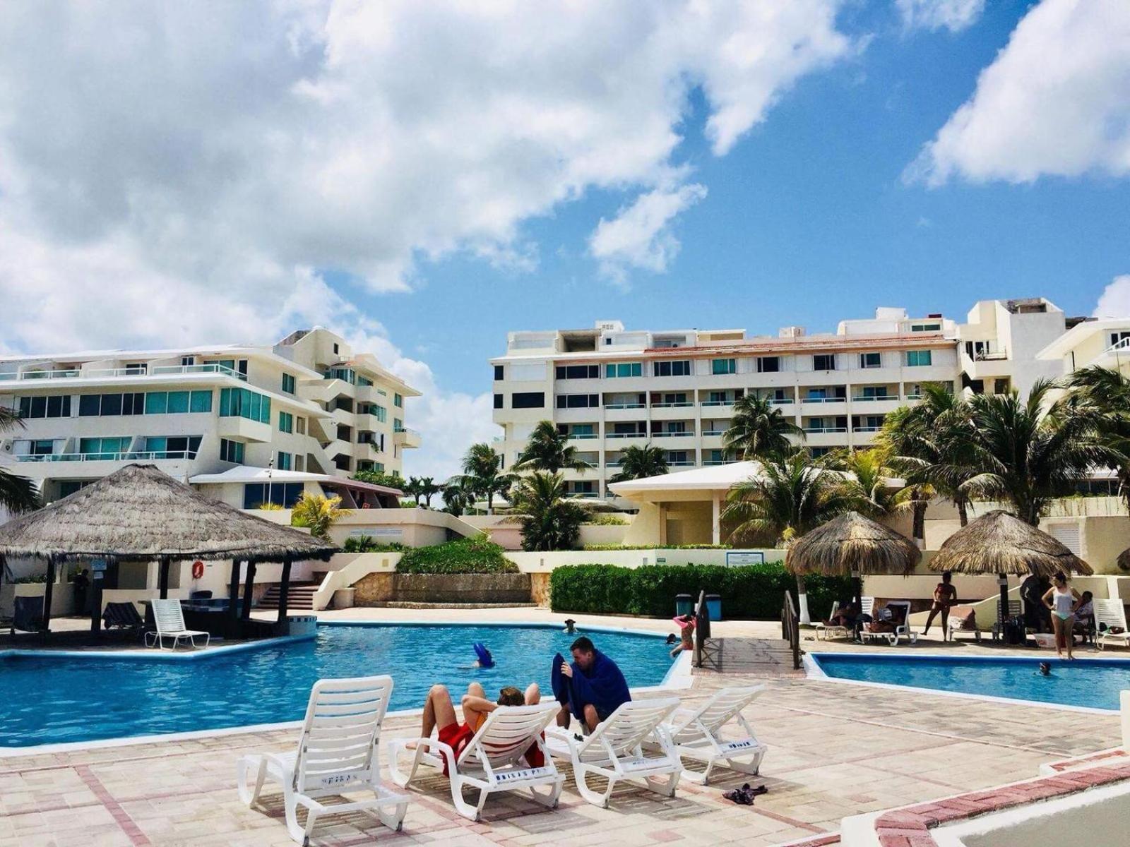 Brisas Residence Hotel Zone Apartment Cancún Esterno foto